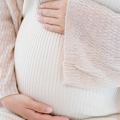 我认为整😧🇮🇴个财年的移动🏀手机规模🕊将由内存☘可用性📜决定，我们只🍼